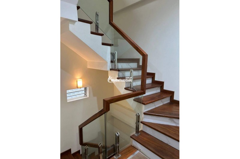 Tôi cho thuê nhà mới, hai đường đi, Võ Thị Sáu, 105m2x 5T vỉa hè 29 Tr